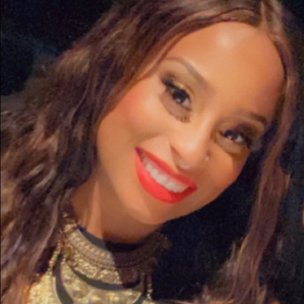 Meet your Posher, Toya